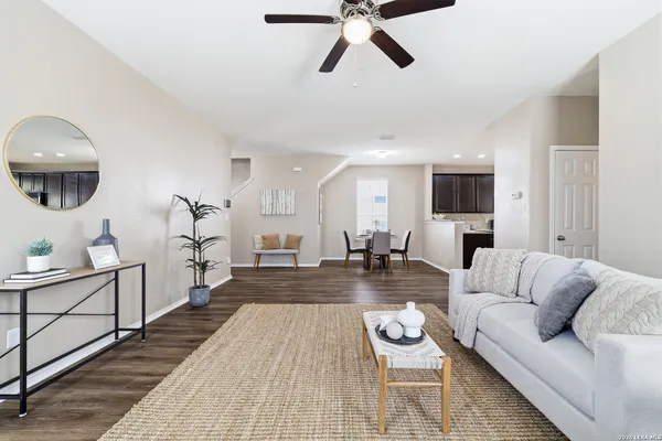 $279,500 | 474 Walnut Crest, Selma, TX 78154