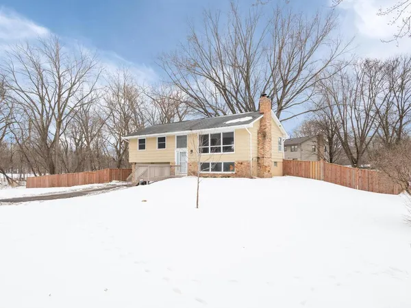 $450,000 | 5912 Stoneybrook Drive, Minnetonka, MN 55345