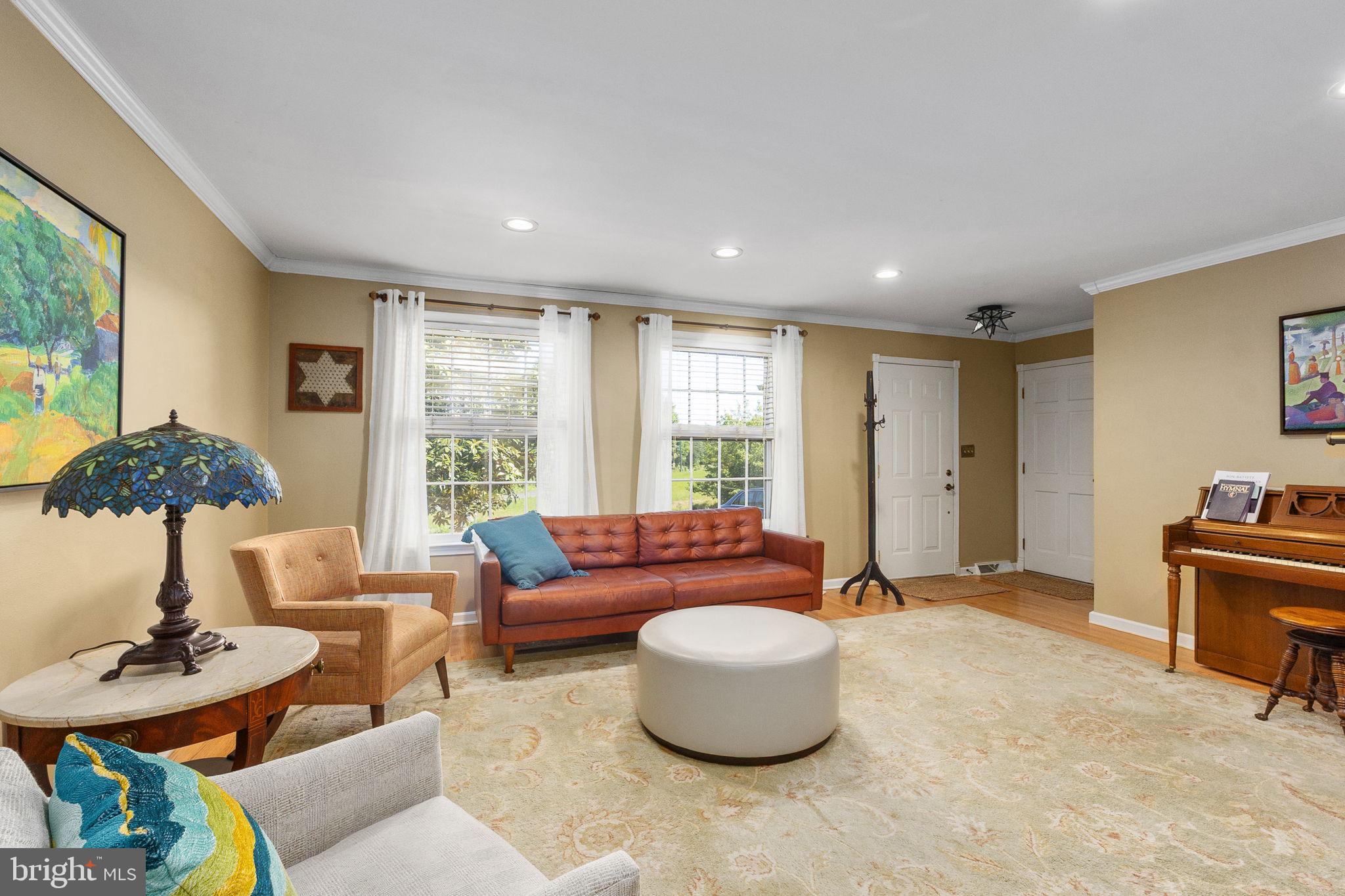 6028 St Pauls Road King George, VA 22485 - Photo 22 of 50 Living Room