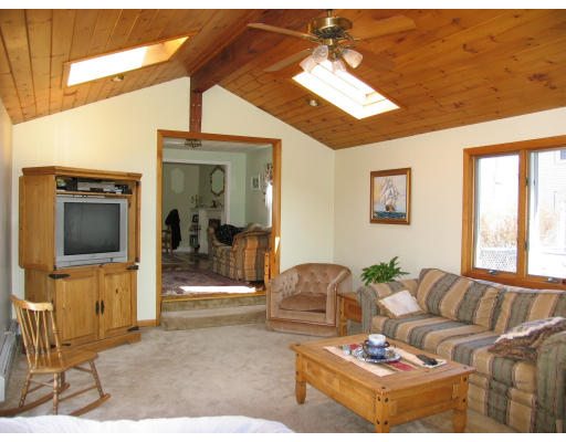 12 Sendick Road Woburn, MA 01801 - Photo 5 of 7 Gallery Image 5