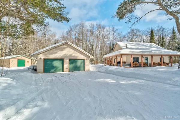 $255,000 | 856 River Road, Manistique, MI 49854