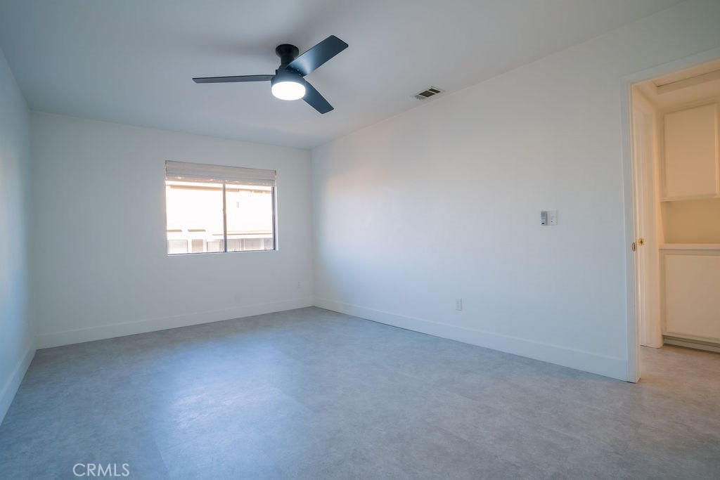 1153 Sumner Place, Unit D Santa Maria, CA 93455 - Photo 20 of 33 an empty room with a window