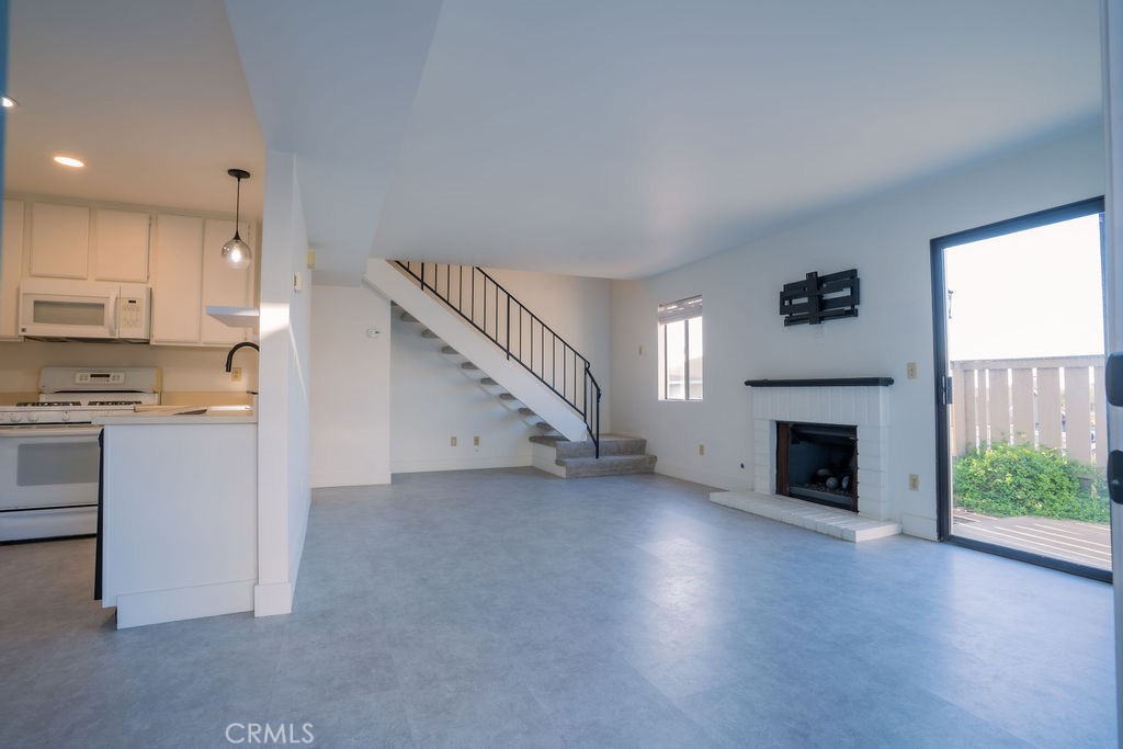 1153 Sumner Place, Unit D Santa Maria, CA 93455 - Photo 8 of 33