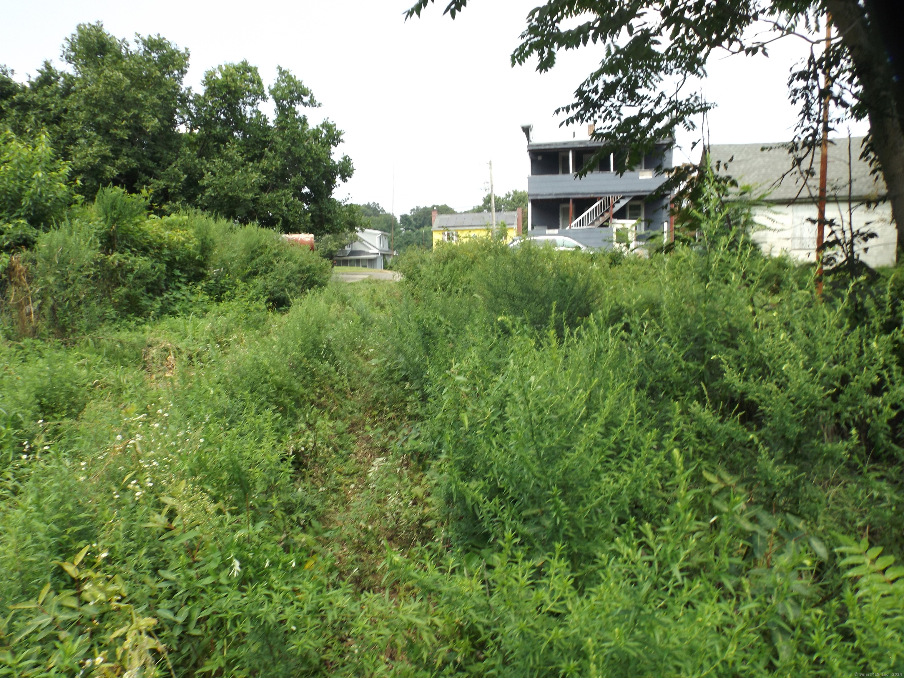 916 Hart Street Bridgeport, CT 06606 - Photo 10 of 30