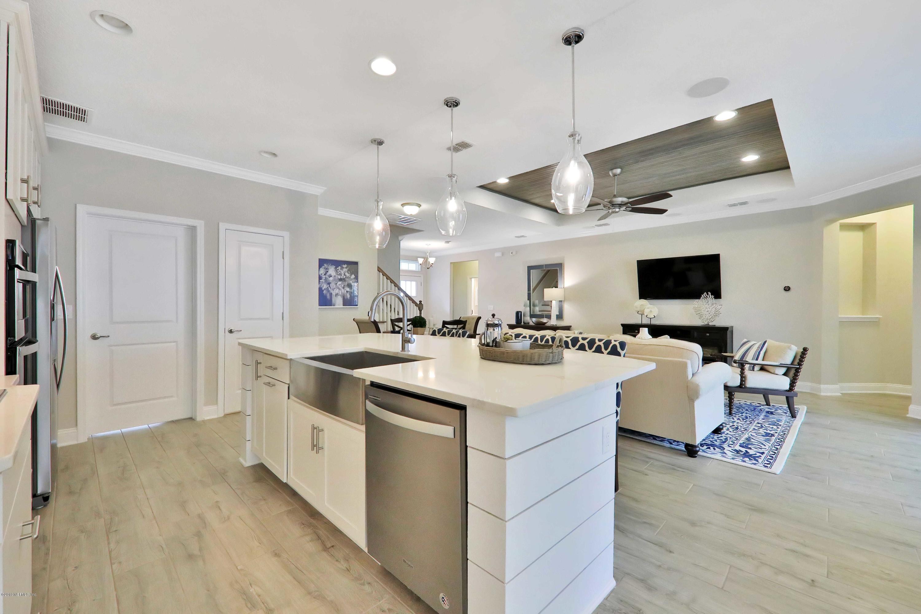 4 Kitchen-Living
