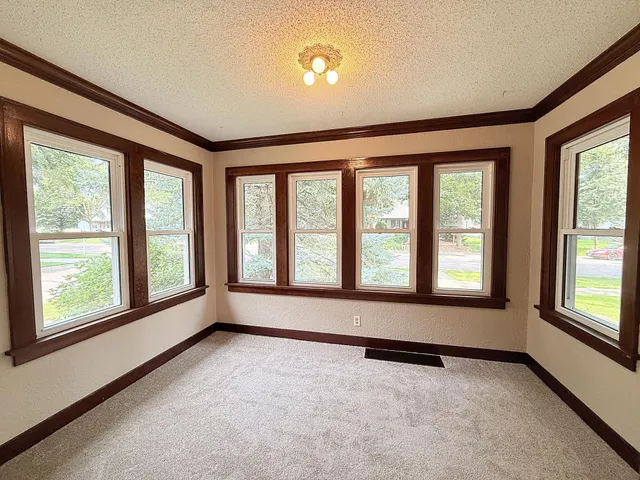 $379,000 | 101 South 5th Street, Montevideo, MN 56265