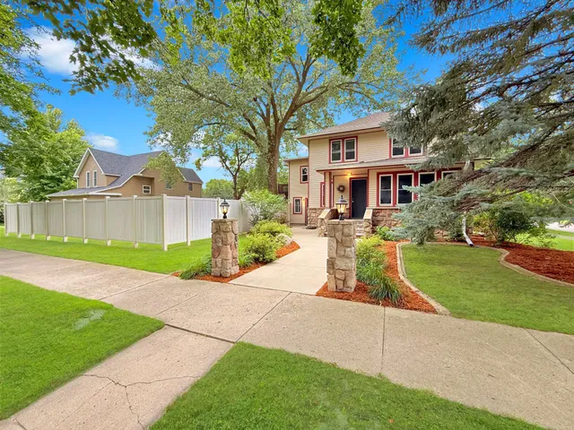 $379,000 | 101 South 5th Street, Montevideo, MN 56265