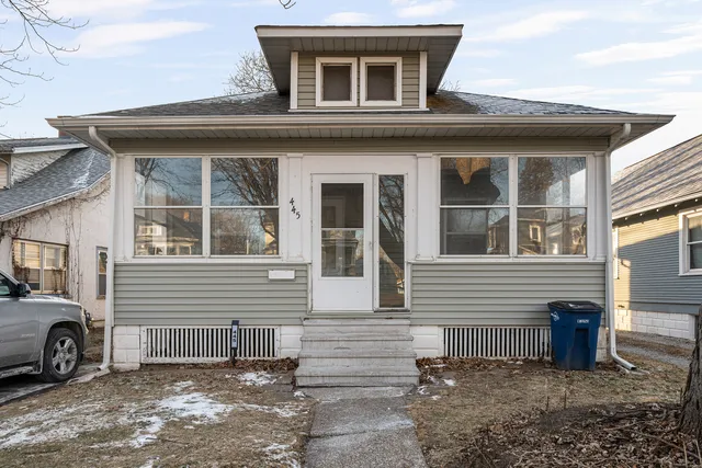$125,900 | 445 48th Street, Moline, IL 61265