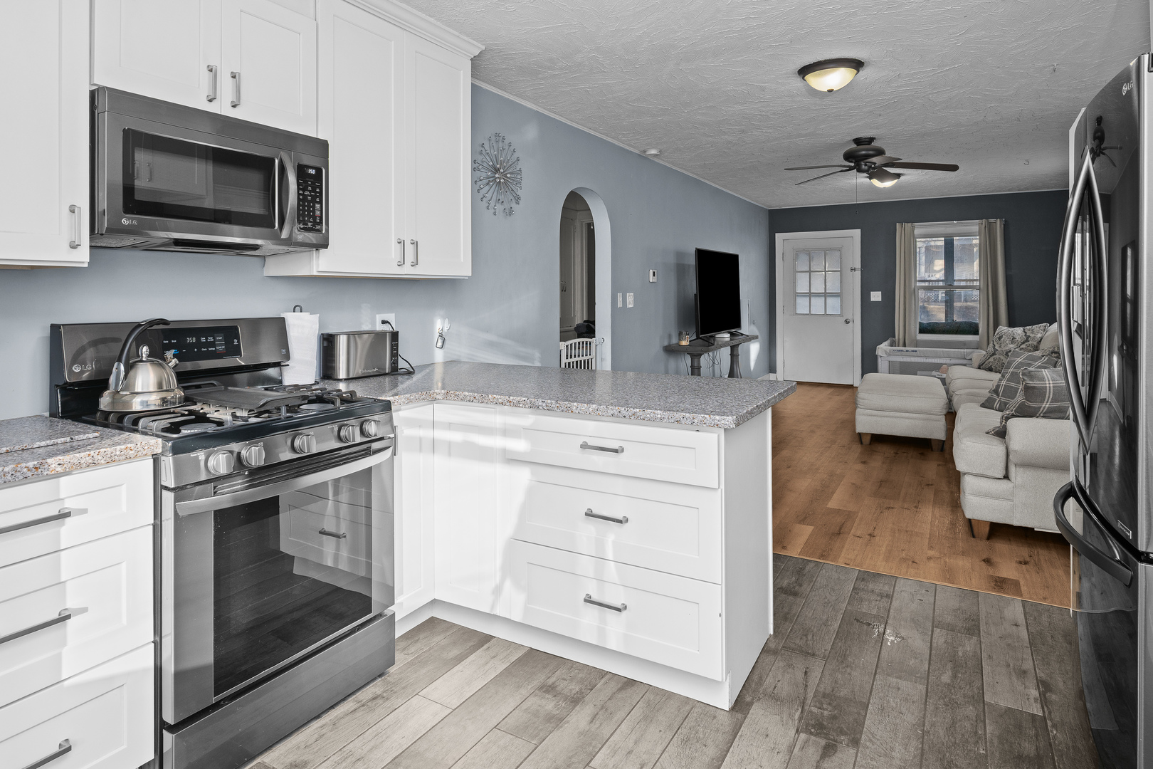 445 48th Street Moline, IL 61265 - Photo 6 of 26