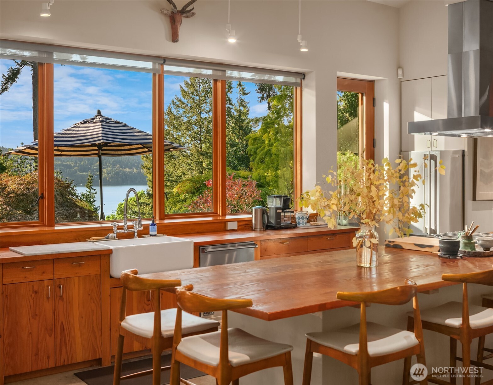 12423 Southwest 151st Street Vashon, WA 98070 - Photo 10 of 40
