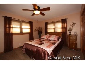 312 Lynwood Lane Springfield, IL 62703 - Photo 16 of 20 Gallery Image 16