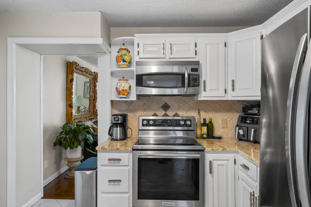 $4,000 | 8 Glenview Drive, Sherman, CT 06784