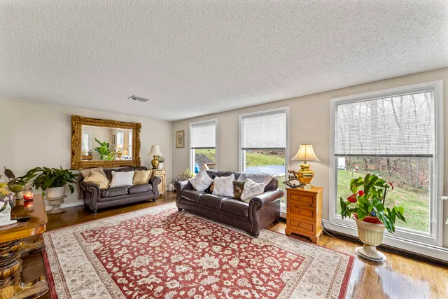 $4,000 | 8 Glenview Drive, Sherman, CT 06784