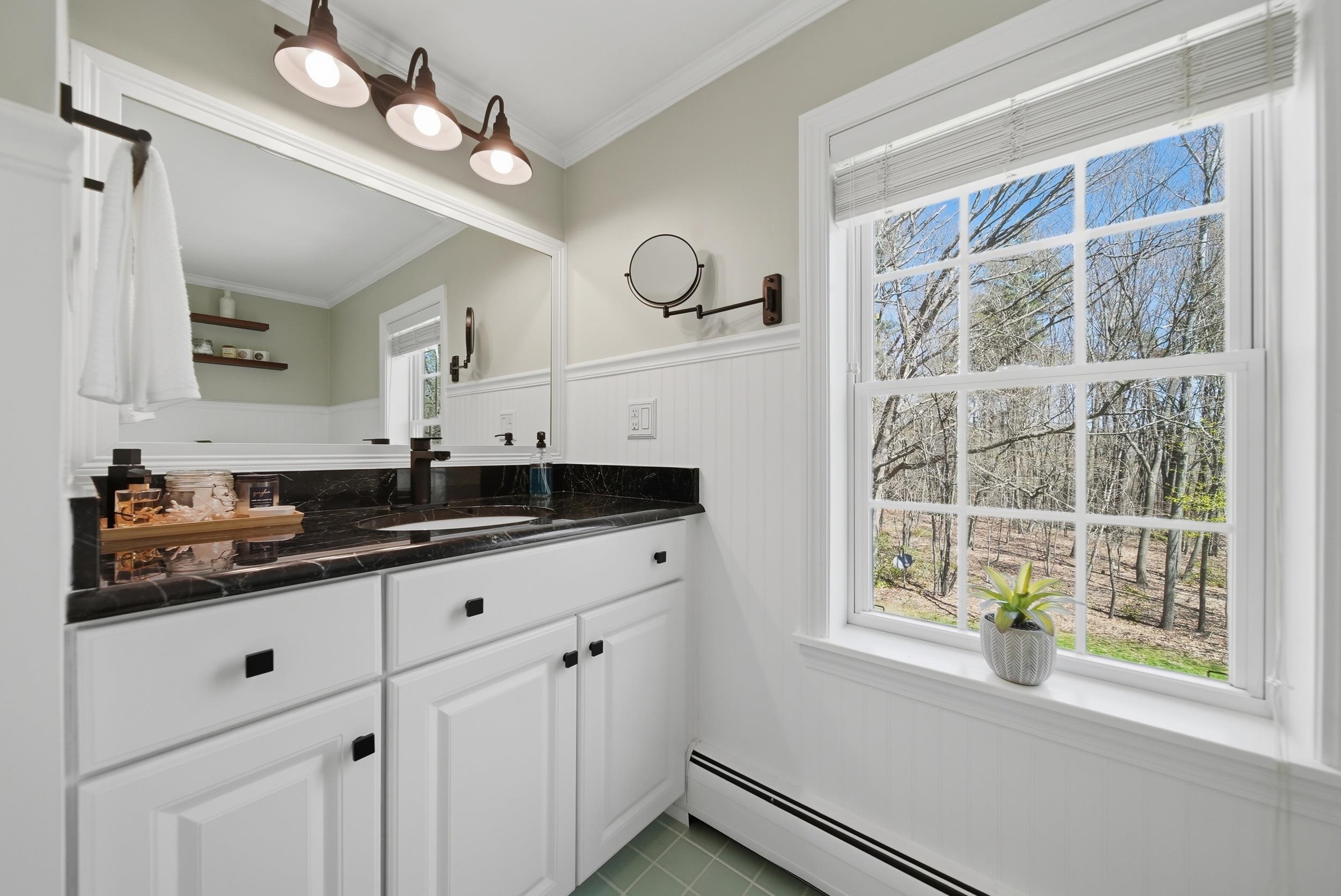 7 Vernon Street Hudson, NH 03051 - Photo 25 of 43