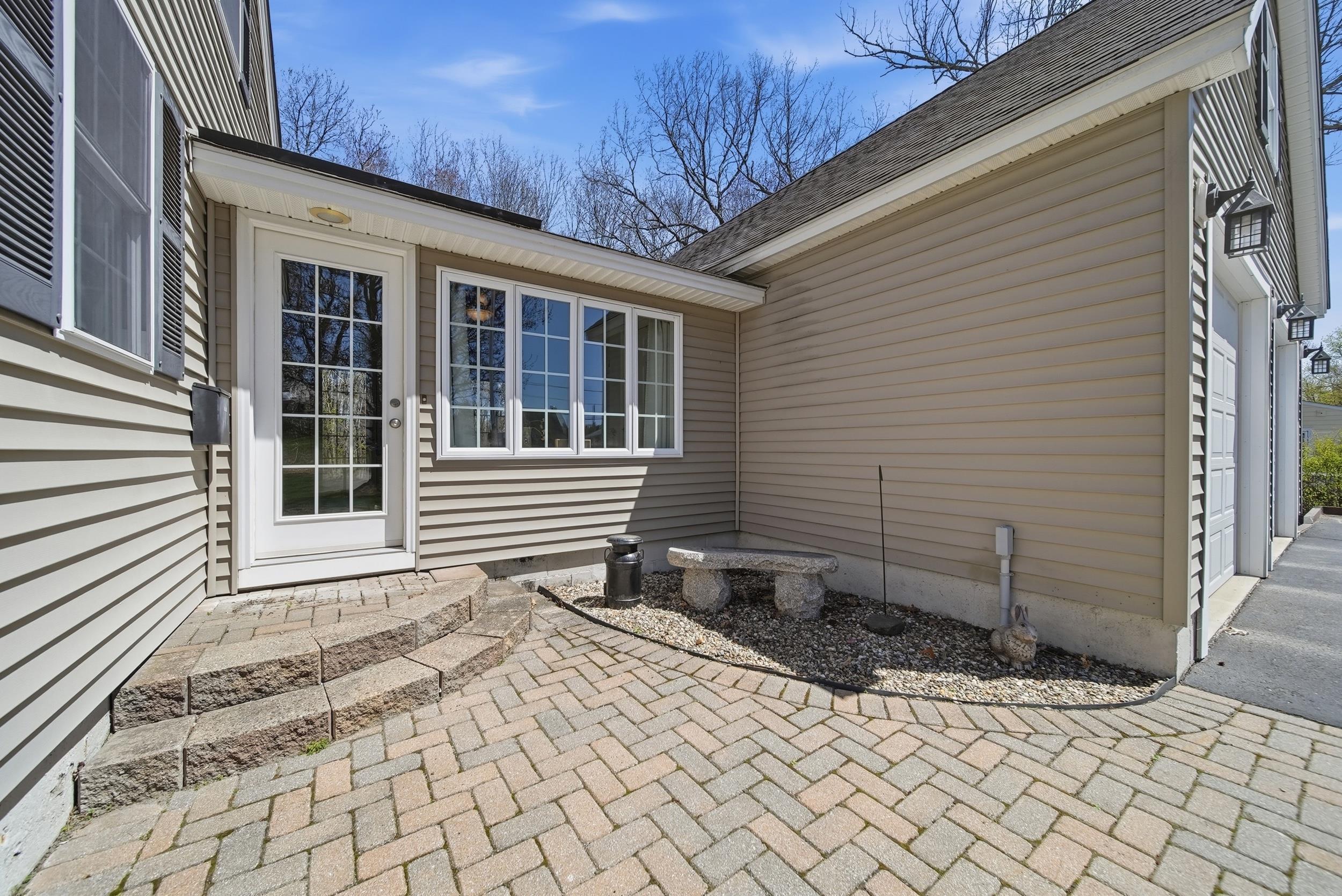 7 Vernon Street Hudson, NH 03051 - Photo 3 of 43
