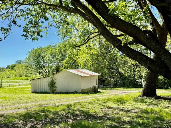 $289,900 | 8967 259th Street, McLouth, KS 66054