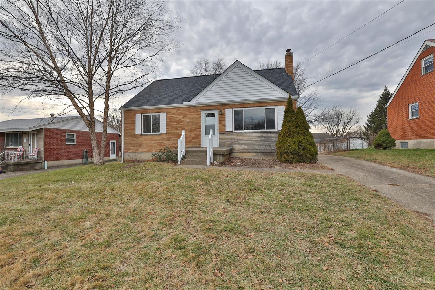 10669 Plainfield Road Sharonville, OH 45241 - Photo 3 of 29
