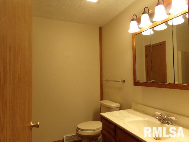 1401 Moscow Road Moscow, IA 52760 - Photo 5 of 13 Gallery Image 5