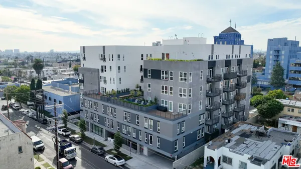 a picture of city view