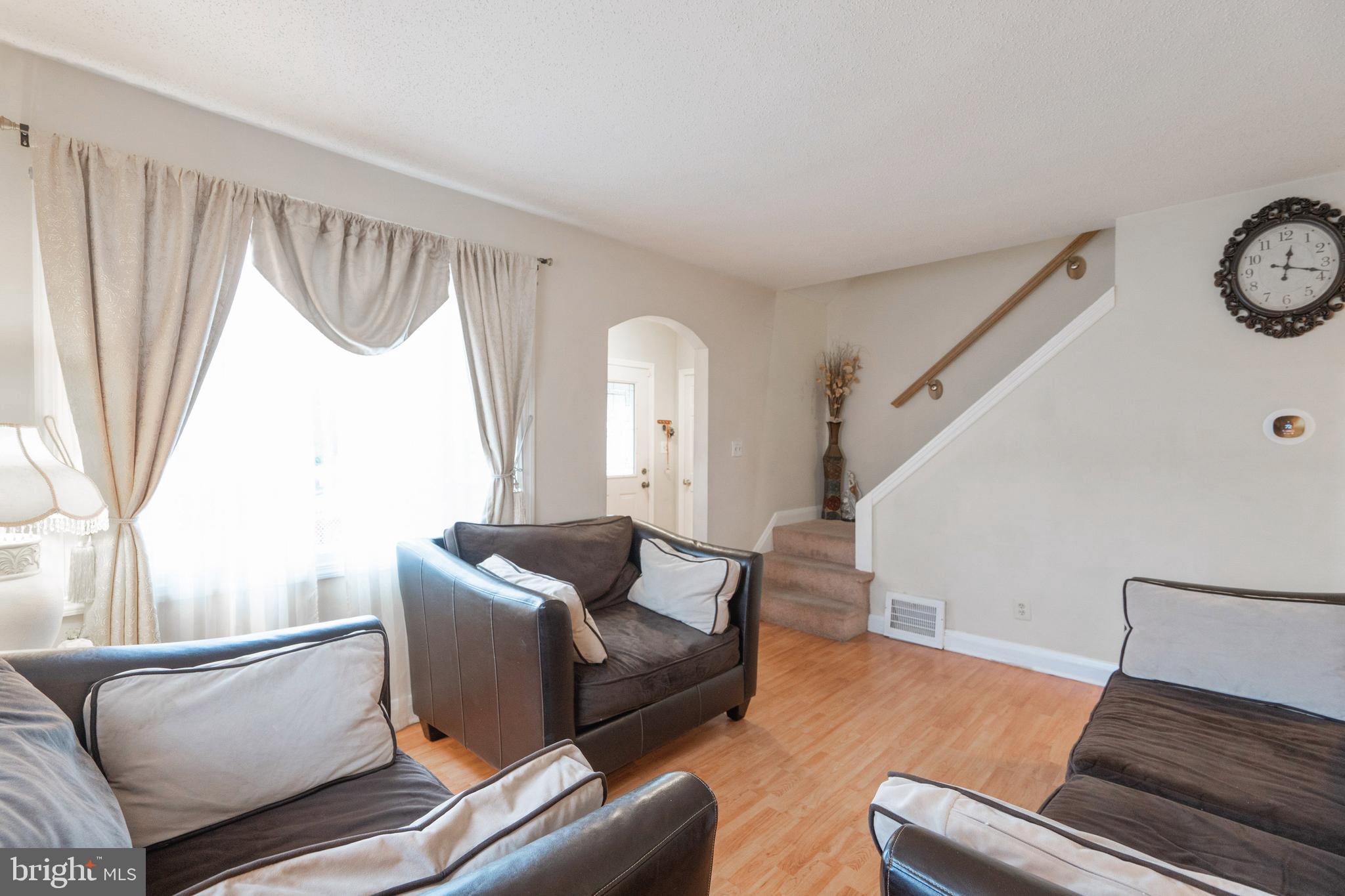 211 West Hilltop Road Baltimore, MD 21225 - Photo 5 of 44