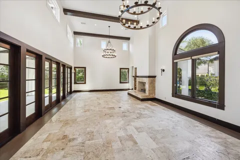 a view of livingroom with furniture and windows