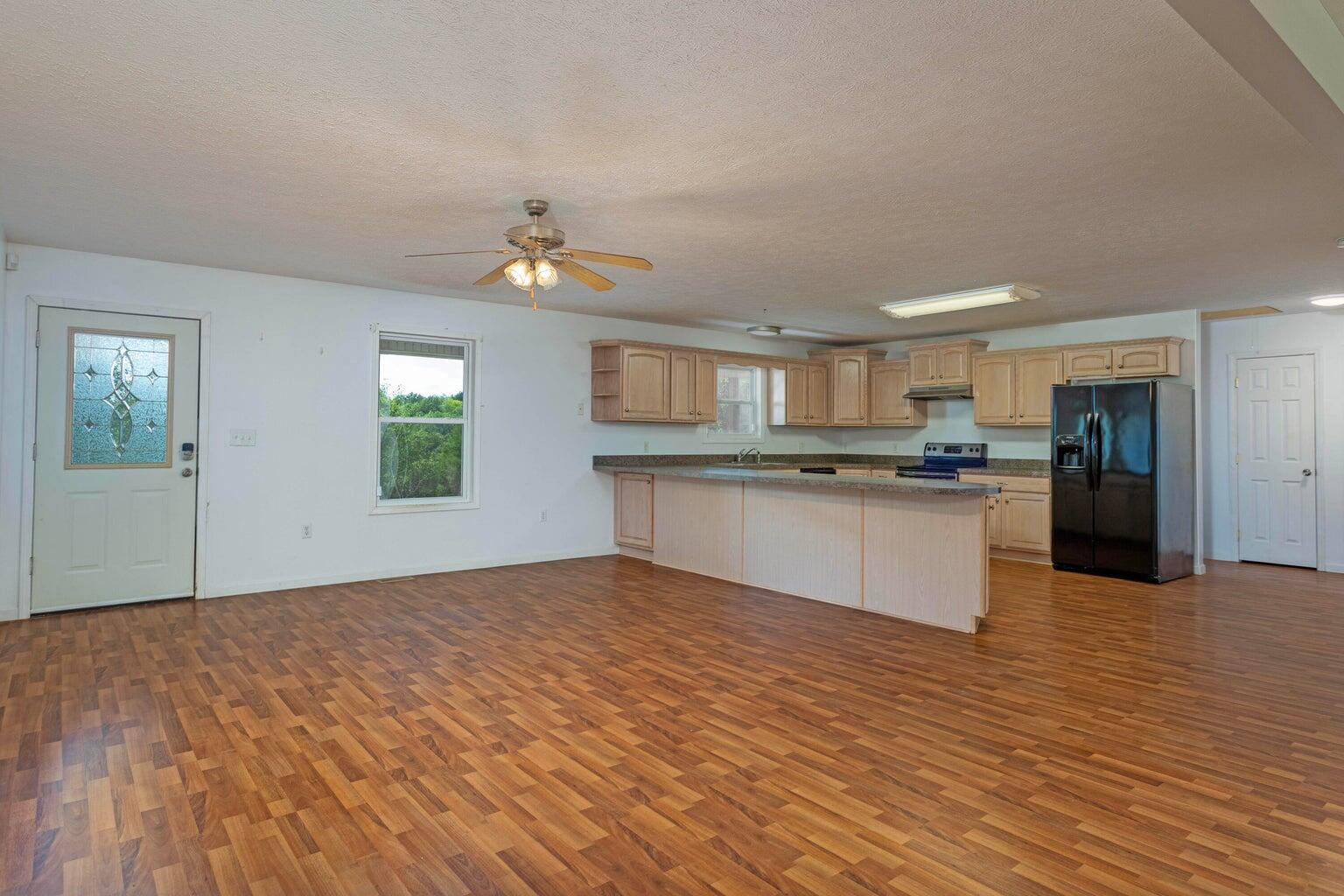 1790 Fraley Road Dayton, TN 37321 - Photo 6 of 36 Living Room
