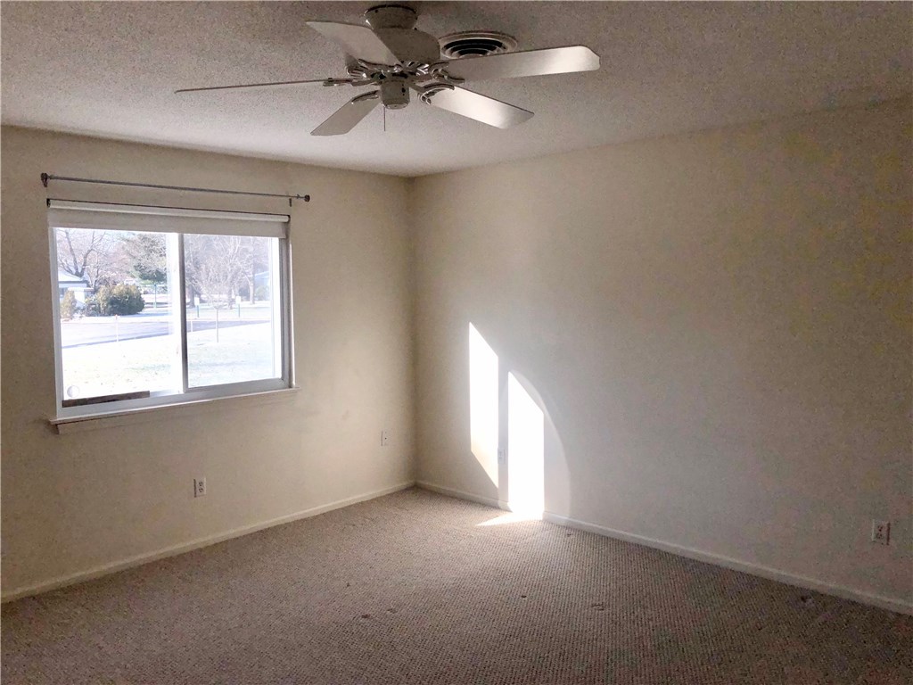 21 Fox Ridge Crescent, Unit 21 Warwick, RI 02886 - Photo 26 of 40 Gallery Image 26
