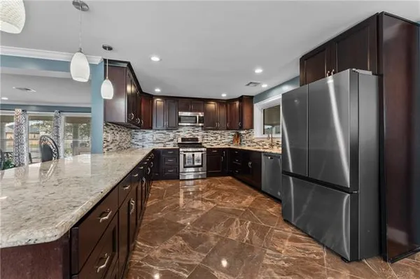 $524,000 | 70 Carolyn Court, Arabi, LA 70032