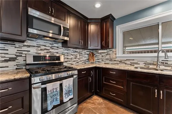 $524,000 | 70 Carolyn Court, Arabi, LA 70032