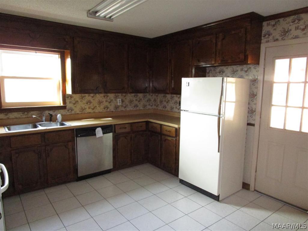4434 Stephenson Road Coffee Springs, AL 36318 - Photo 8 of 36 Kitchen