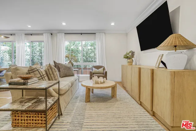 $10,000 | 837 Lincoln Boulevard, Unit 3, Santa Monica, CA 90403