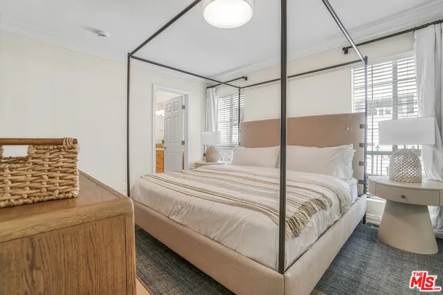 $10,000 | 837 Lincoln Boulevard, Unit 3, Santa Monica, CA 90403