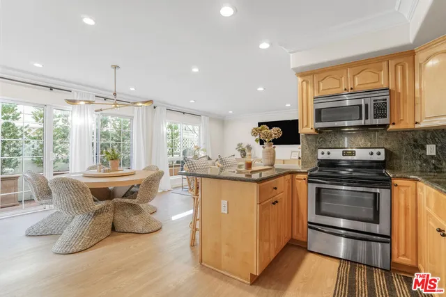 $10,000 | 837 Lincoln Boulevard, Unit 3, Santa Monica, CA 90403