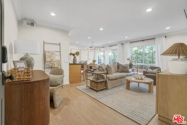 $10,000 | 837 Lincoln Boulevard, Unit 3, Santa Monica, CA 90403