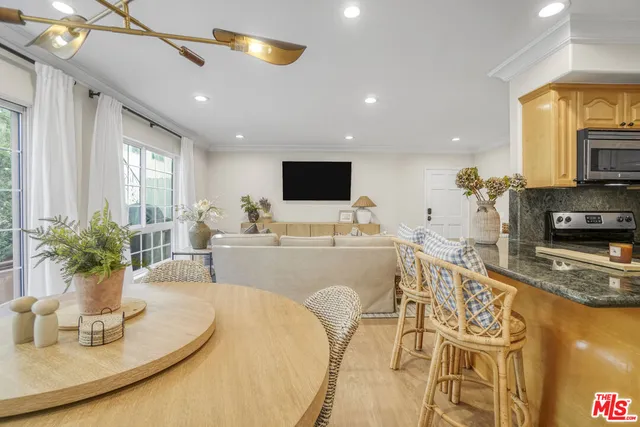 $10,000 | 837 Lincoln Boulevard, Unit 3, Santa Monica, CA 90403