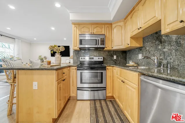 $10,000 | 837 Lincoln Boulevard, Unit 3, Santa Monica, CA 90403