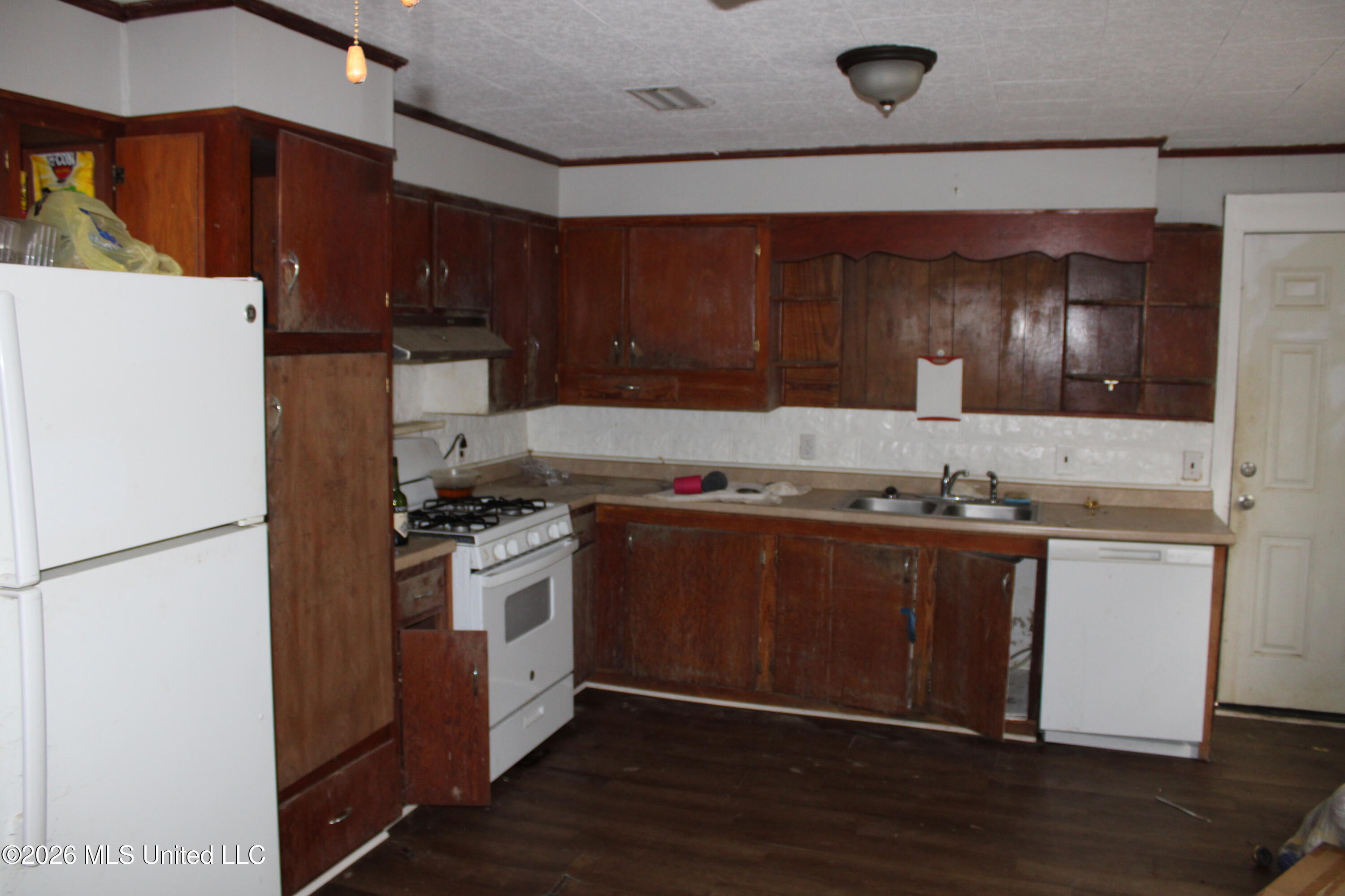 804 Lafayette Street Prentiss, MS 39474 - Photo 8 of 10 IMG_1057