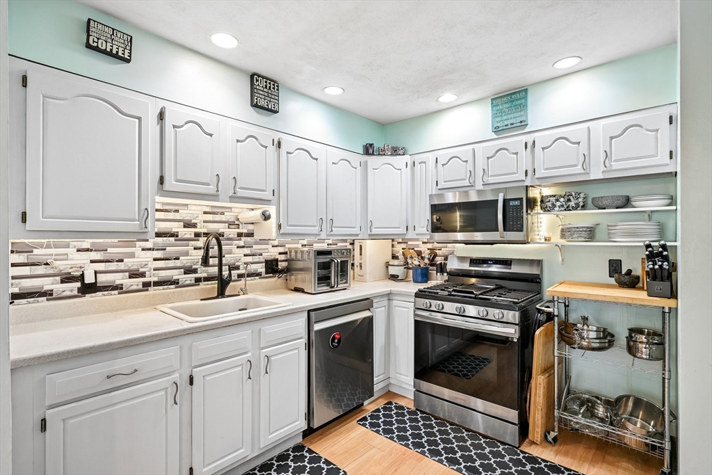 42 Wrentham Road, Unit 42 Worcester, MA 01602 - Photo 3 of 22 Gallery Image 3