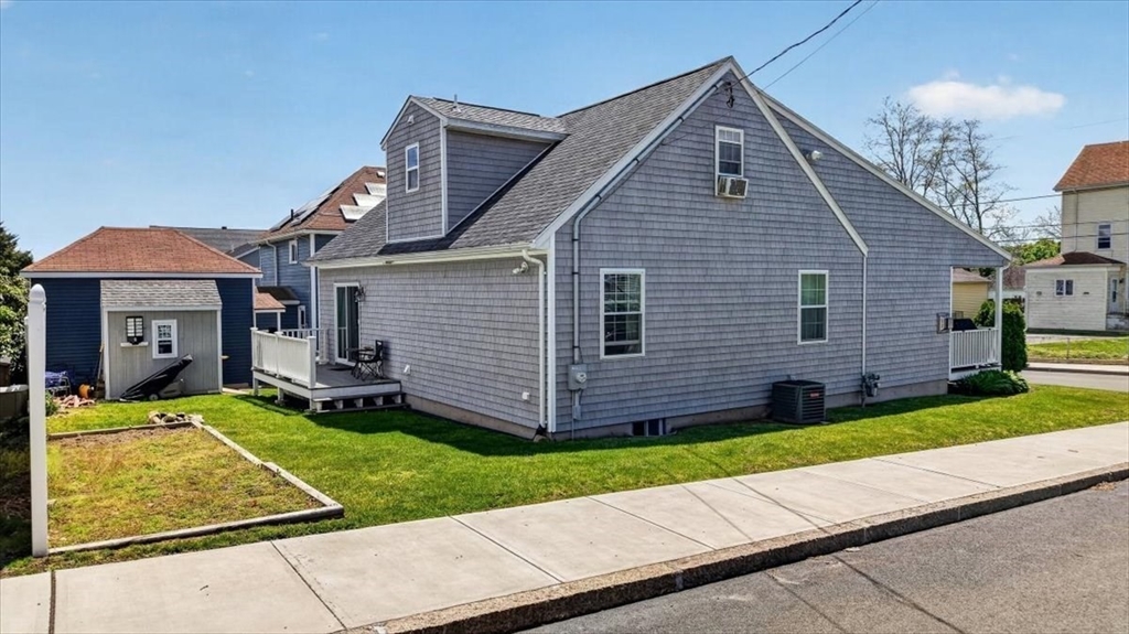 8 Alsop Street Fall River, MA 02723 - Photo 4 of 34