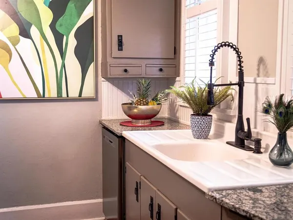 $3,600 | 1013 22nd Avenue North, St. Petersburg, FL 33704