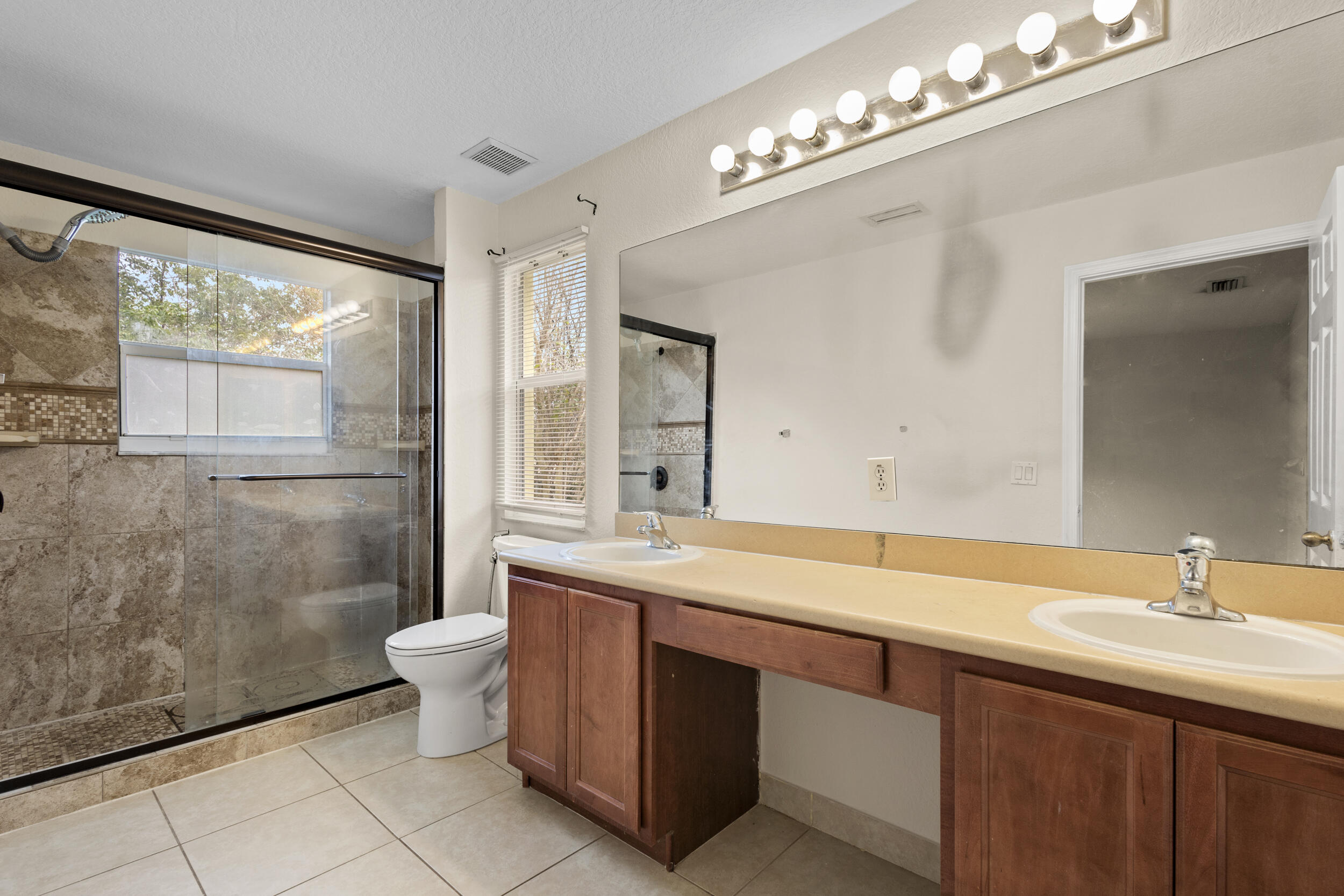 1139 Imperial Lake Road West Palm Beach, FL 33413 - Photo 24 of 33 img_9921