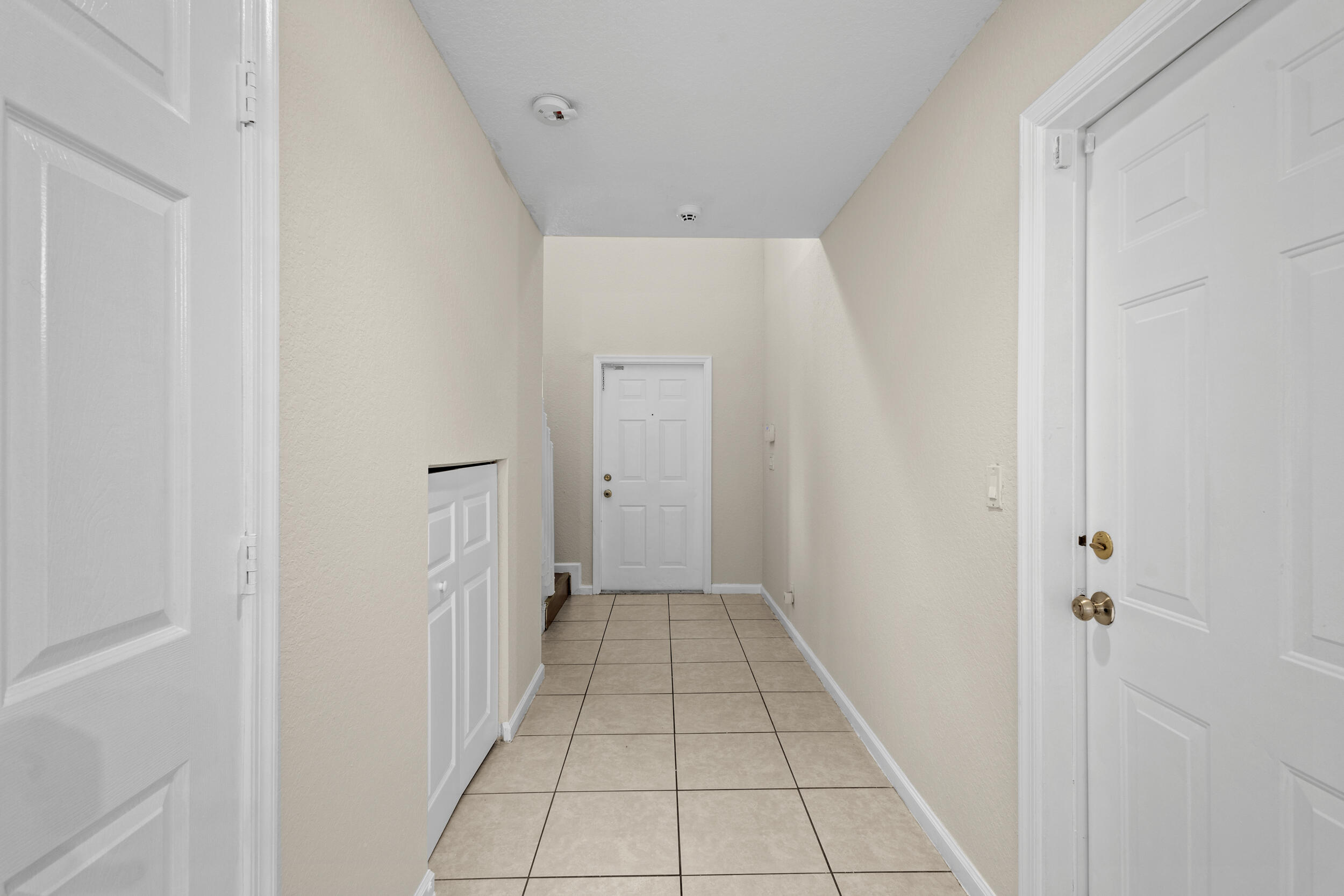 1139 Imperial Lake Road West Palm Beach, FL 33413 - Photo 6 of 33 img_9796