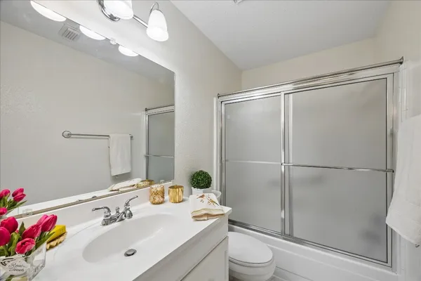 $2,450 | 711 Flower Field Court, Pearland, TX 77584