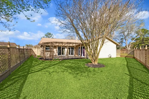 $2,450 | 711 Flower Field Court, Pearland, TX 77584