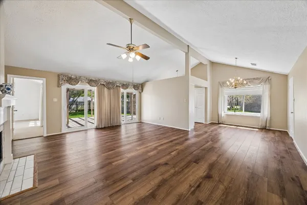 $2,450 | 711 Flower Field Court, Pearland, TX 77584