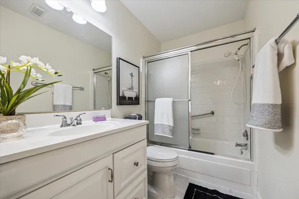 $2,450 | 711 Flower Field Court, Pearland, TX 77584