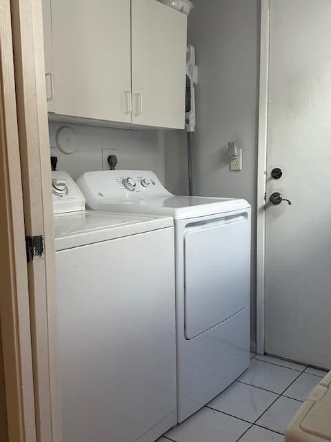 8025 Whispering Palm Drive Boca Raton, FL 33496 - Photo 7 of 27 a utility room with dryer and washer