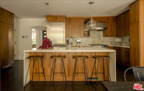 $2,750,000 | 3216 Ettrick Street, Los Angeles, CA 90027