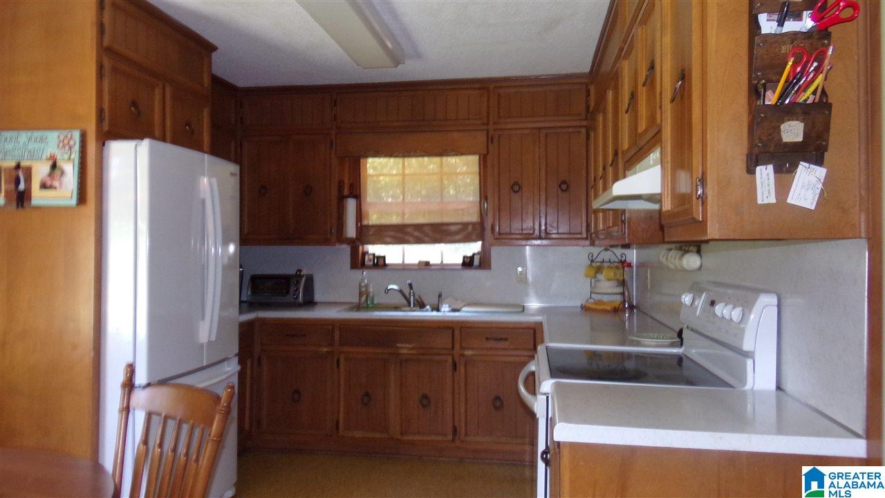 3838 Parkwood Road Bessemer, AL 35022 - Photo 8 of 27