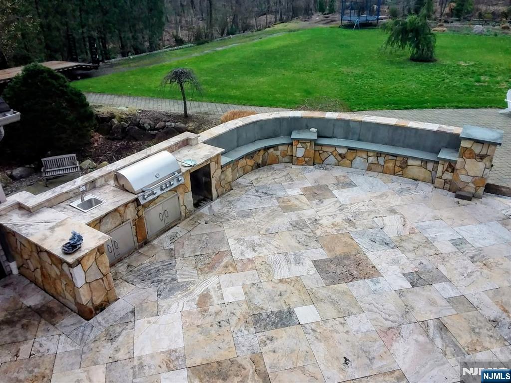 285 Chestnut Ridge Road Woodcliff Lake, NJ 07677 - Photo 13 of 46